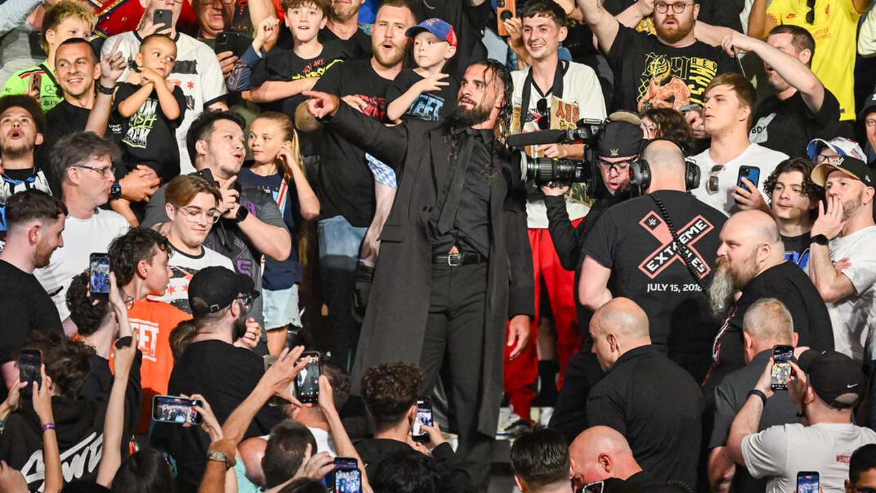 WWE Raw Seth Rollins