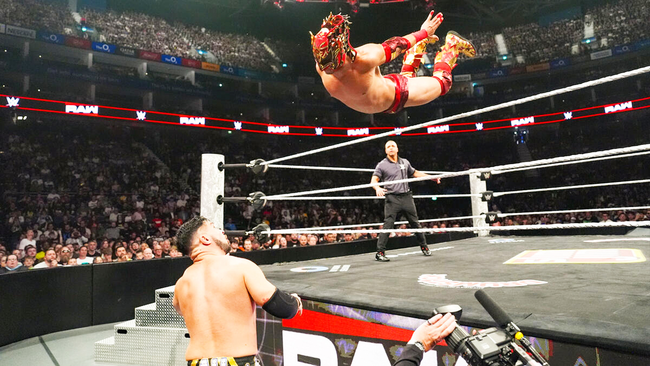 WWE Raw Ethan Page Dragon Lee