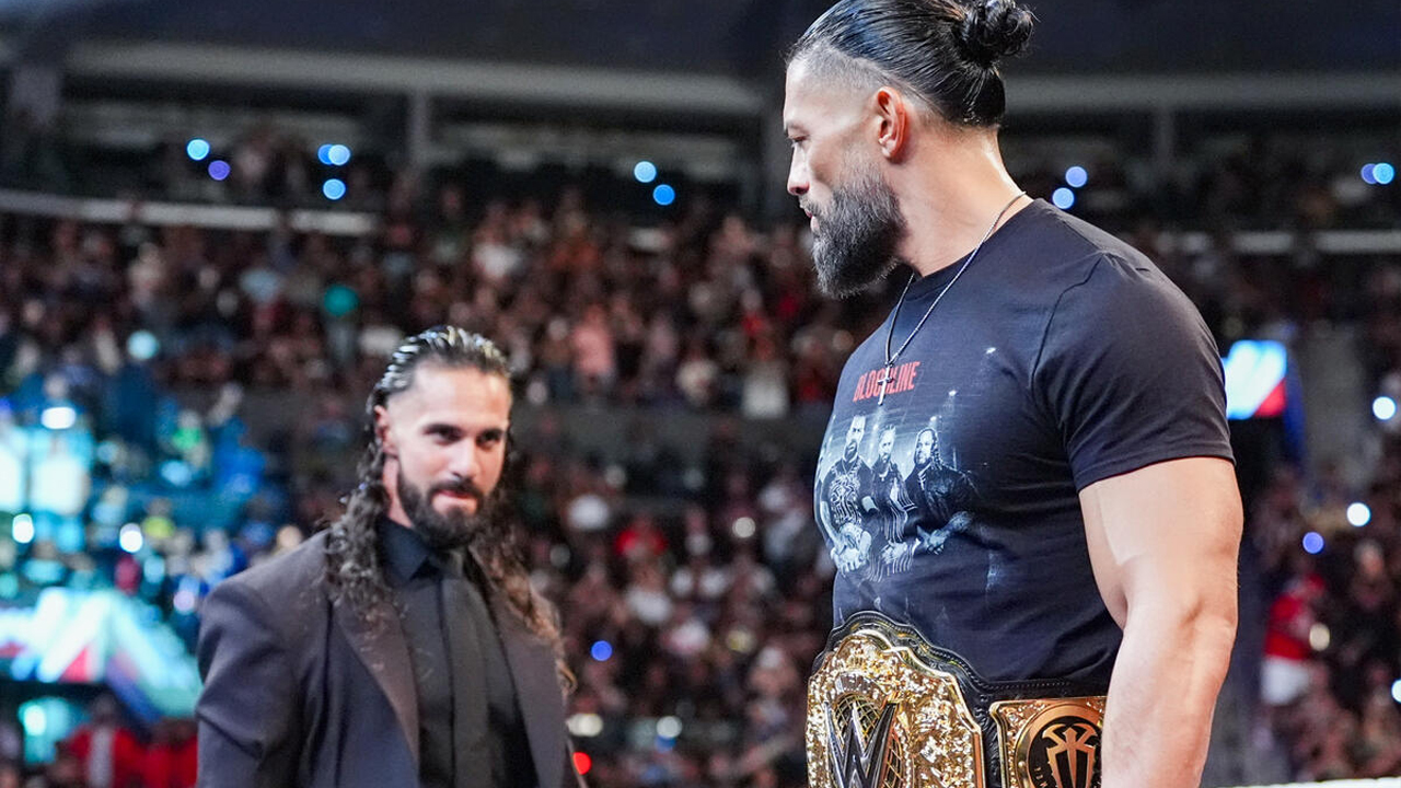 WWE Raw Seth Rollins Roman Reigns