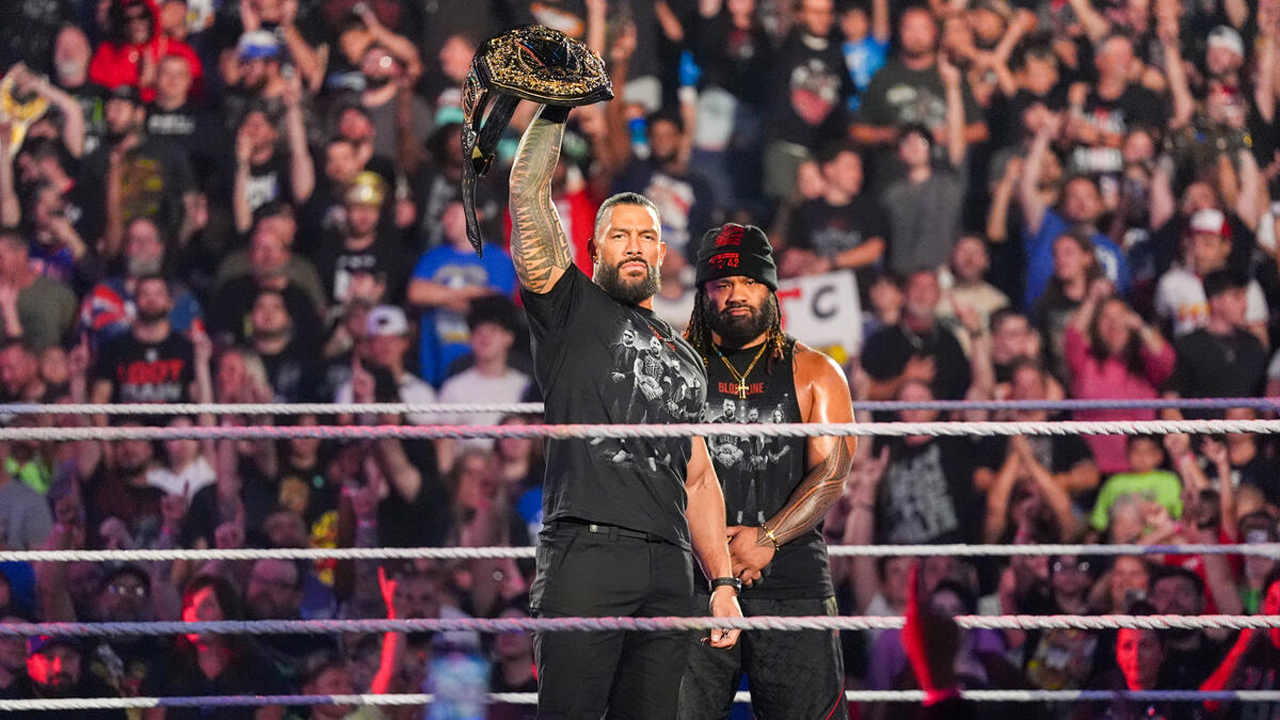 WWE Raw Roman Reigns Jacob Fatu