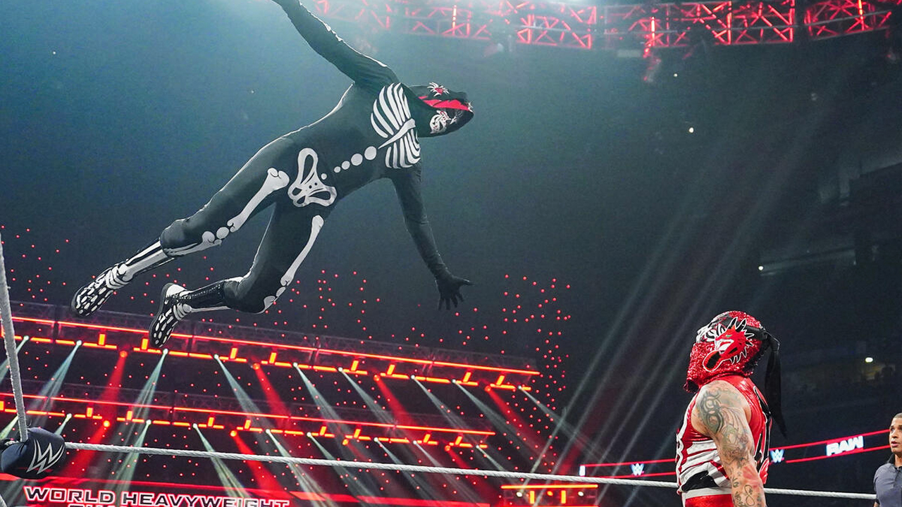 WWE Raw La Parka Penta