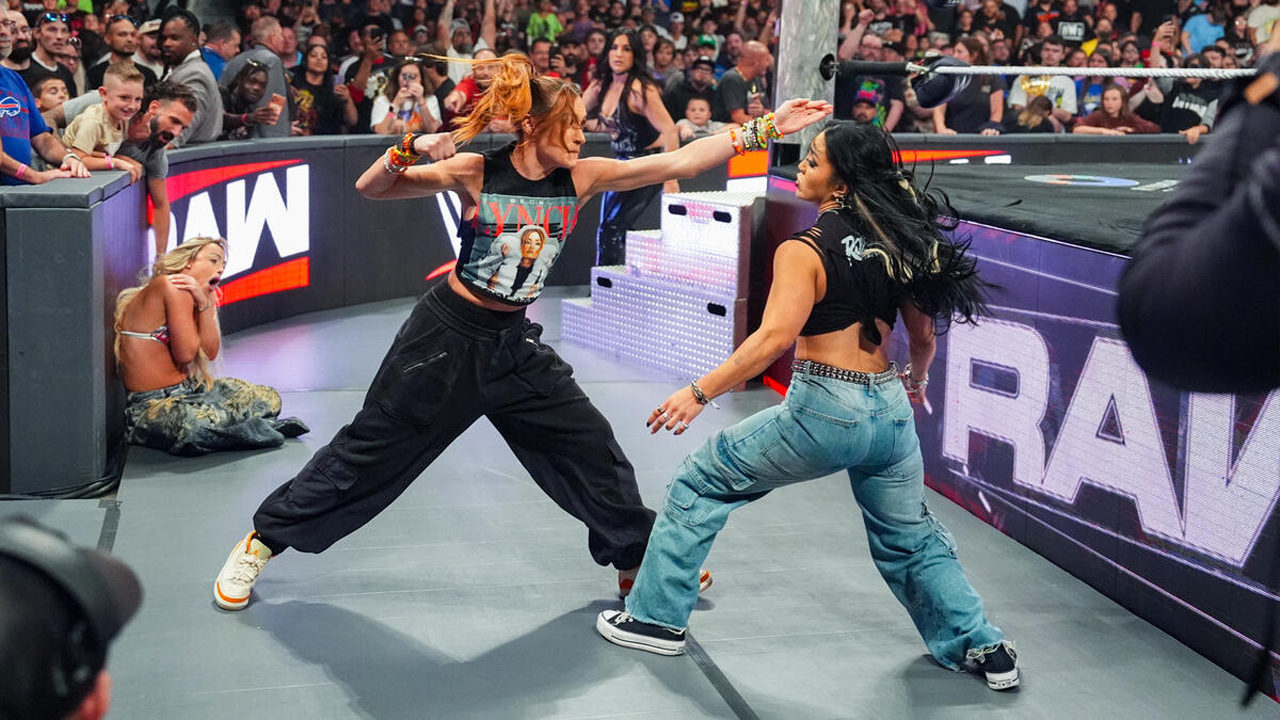 WWE Raw Liv Morgan Becky Lynch Raquel Rodriguez Roxanne Perez