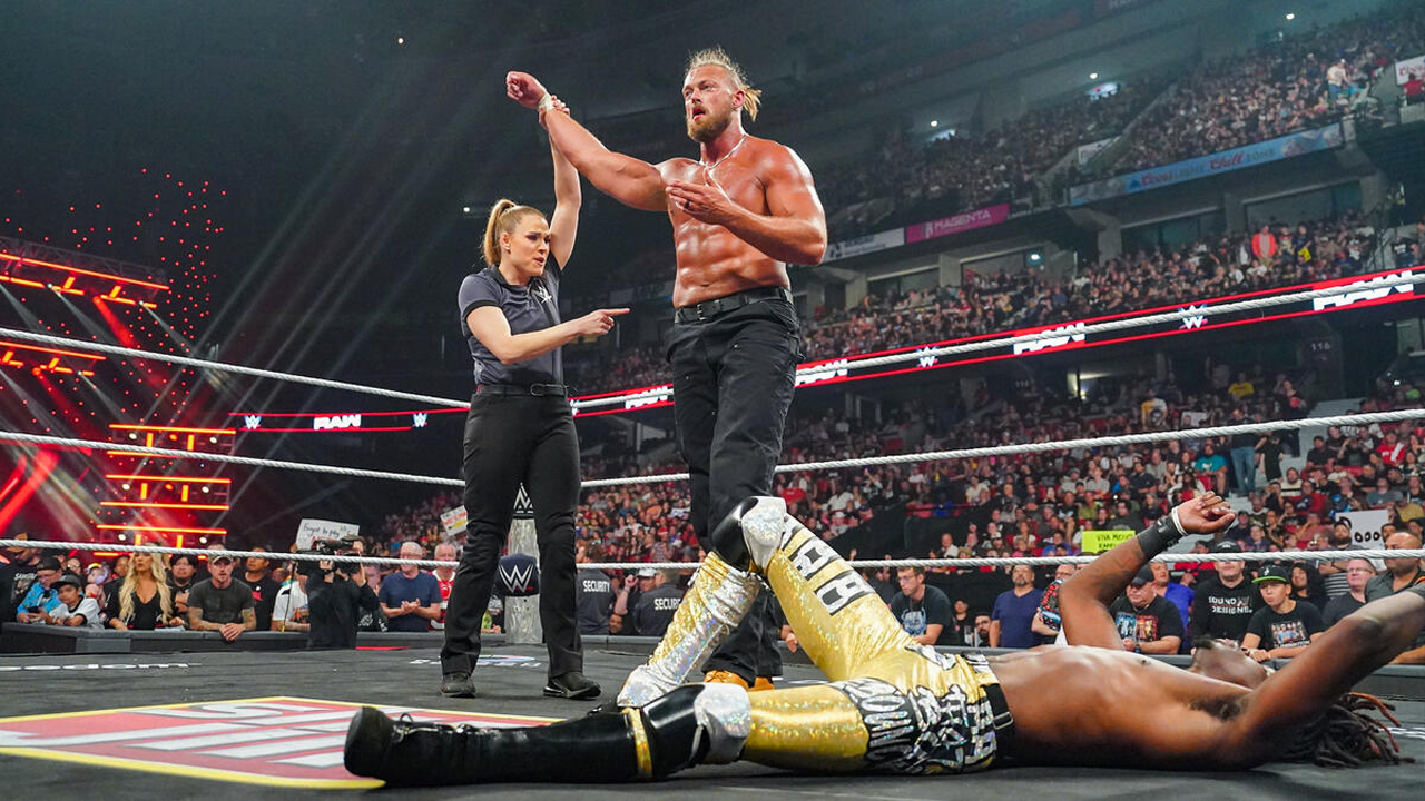 WWE Raw Big Cass Je'Von Evans