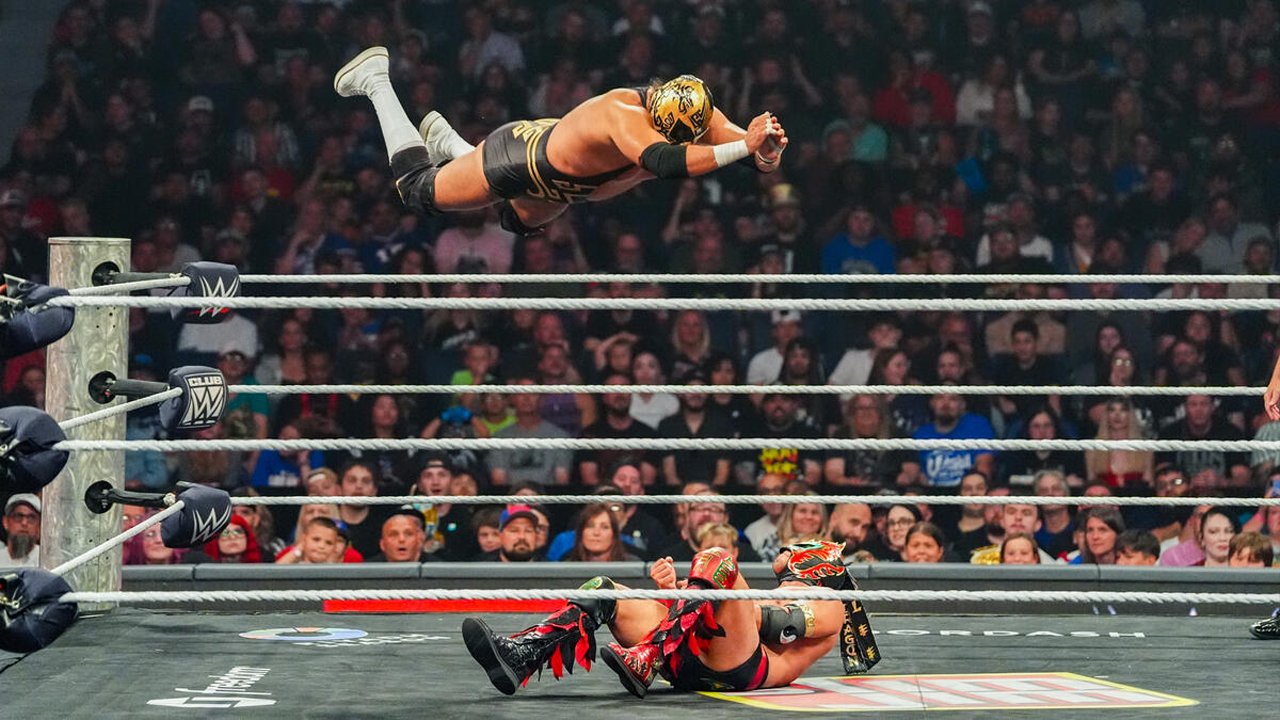 WWE Raw El Hijo de Dr. Wagner Jr. Dragon Lee