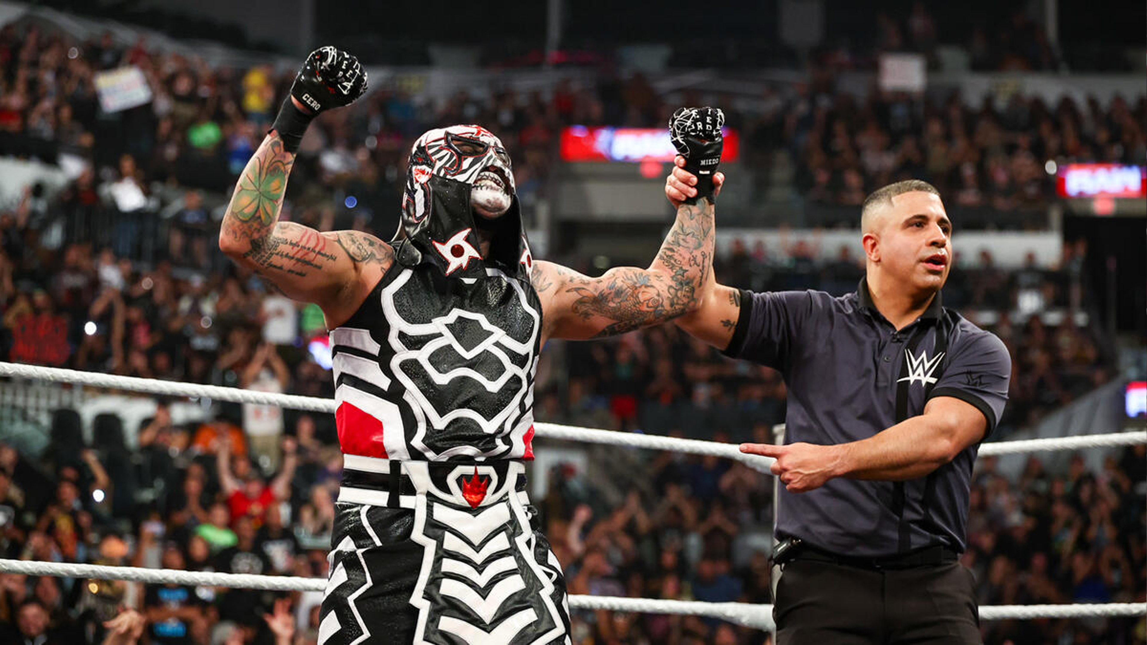 WWE Raw Penta