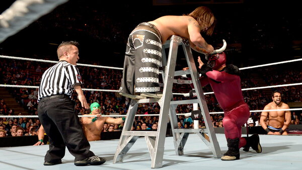 WWE Extreme Rules 2014 Wee-LC Hornswoggle El Torito