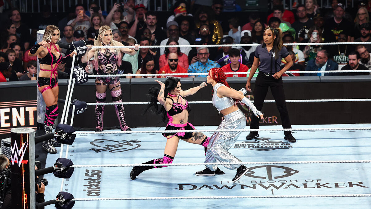 WWE Sunday Night's Main Event Charlotte Flair Alexa Bliss Tatum Paxley B-Fab