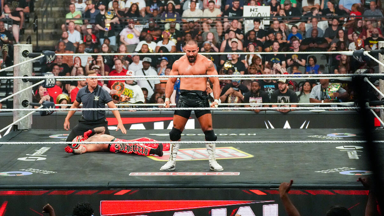 WWE Raw Rey Mysterio Bron Breakker