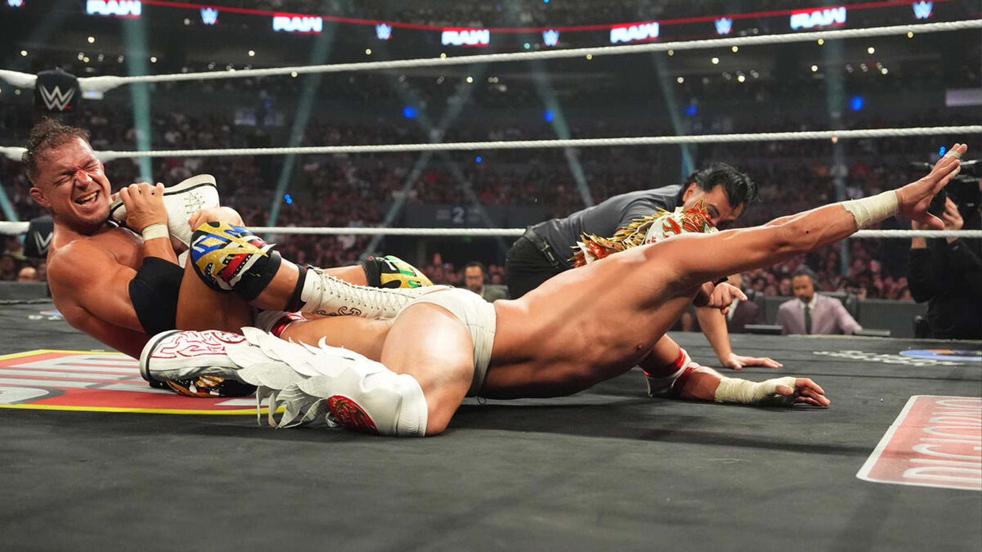 WWE Raw Chad Gable Dragon Lee