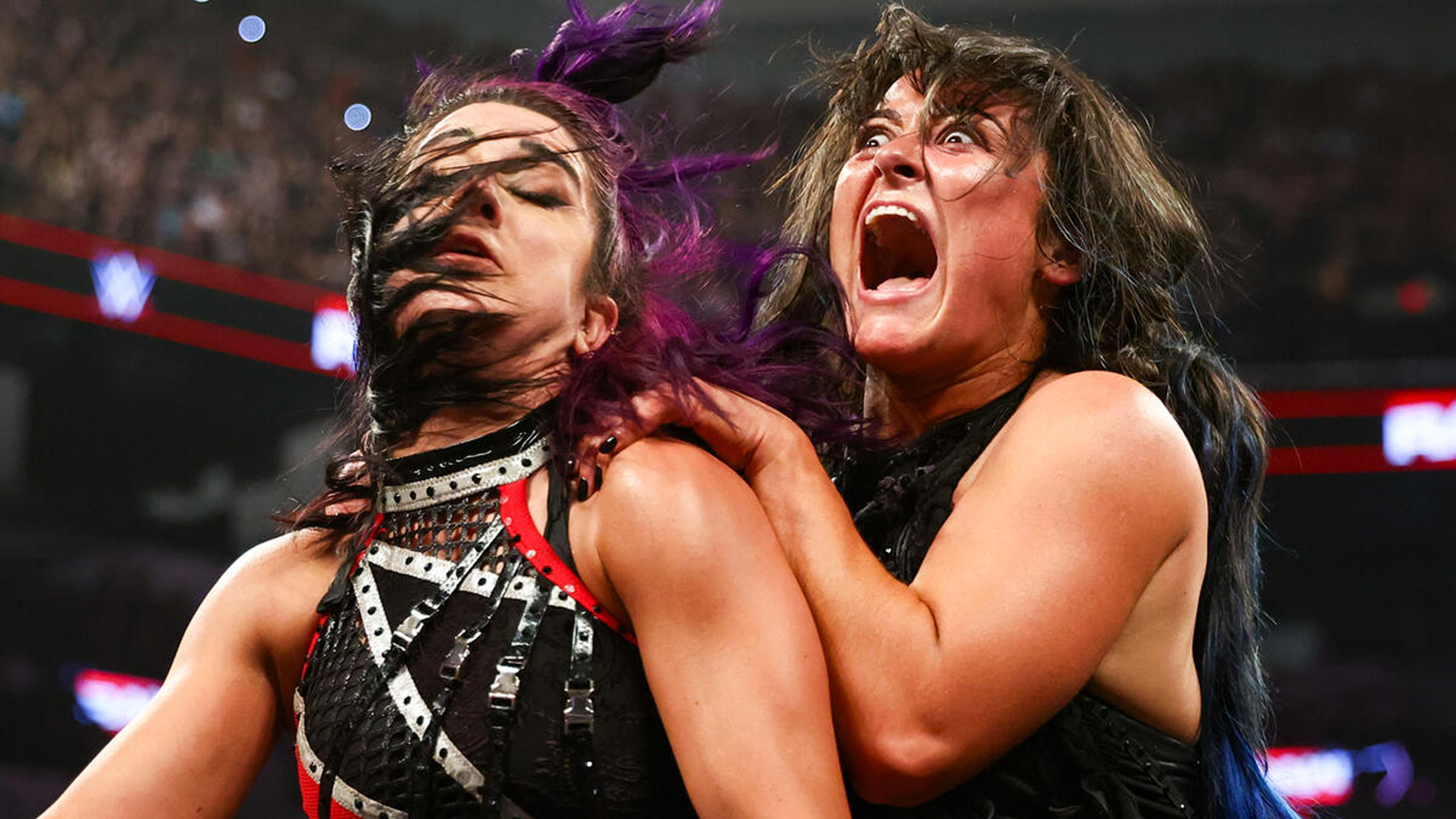 WWE Raw Bayley Lyra Valkyria