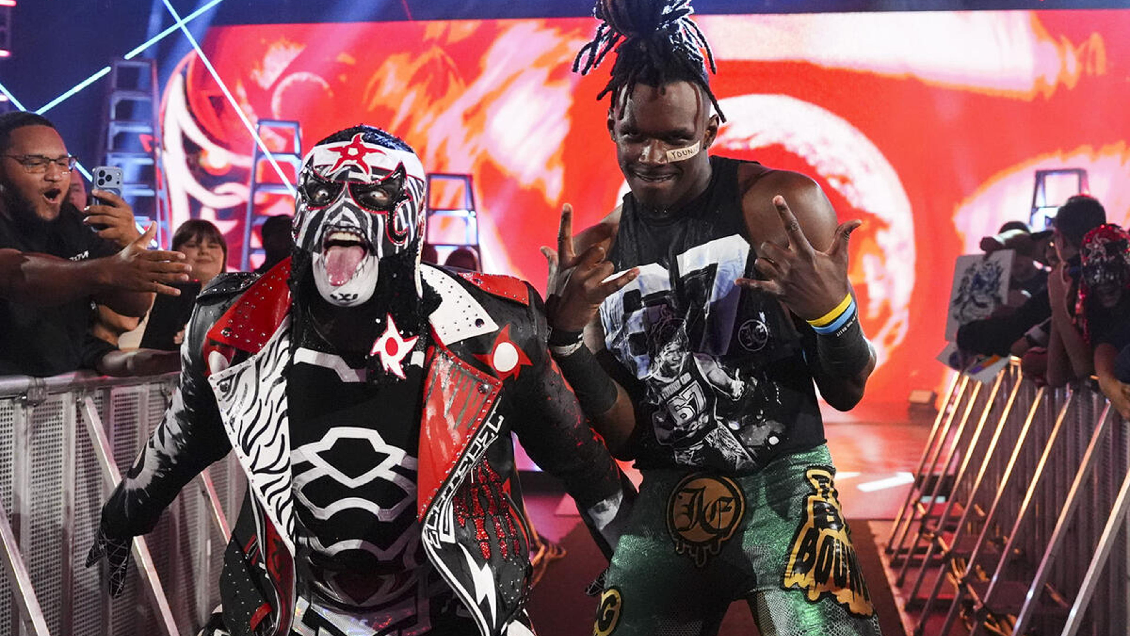 WWE Raw Penta Je'Von Evans