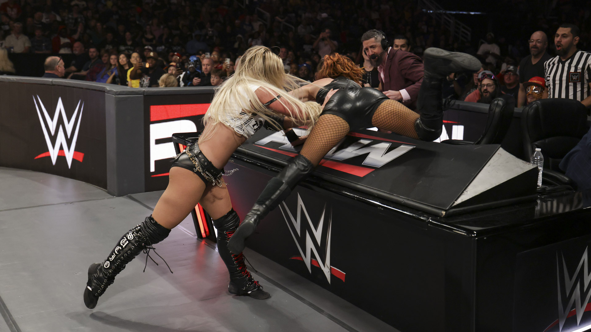 Becky Lynch Liv Morgan