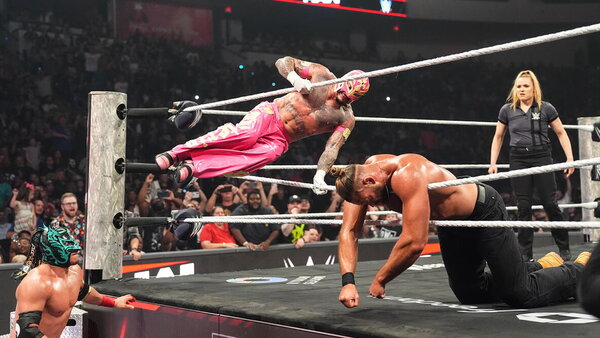 WWE Raw Dragon Lee Rey Mysterio Big Cass